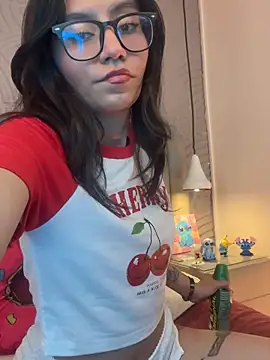 eviegothel  online show from November 18, 2025, 8:34 pm