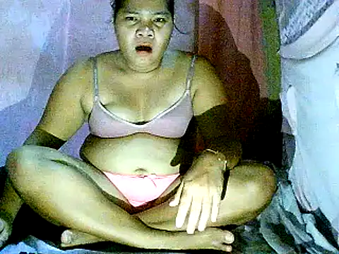 hotmom carcar online show from January 6, 2026, 2:43 pm