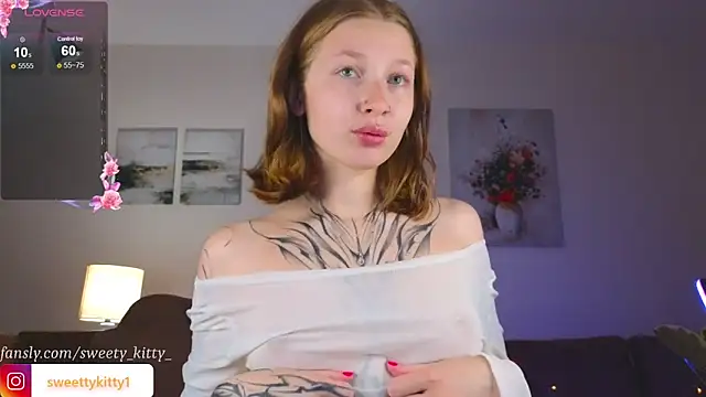 Snapshot of sweettykitty chatting on October 17, 2025, 12:29 pm sweettykitty online show from October 17, 2025, 12:29 pm