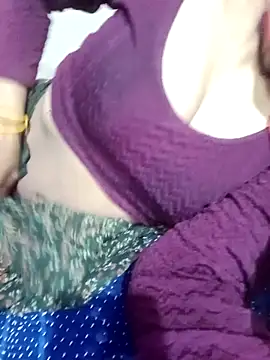 Snapshot of Hitsda chatting on September 18, 2025, 11:52 pm Hitsda online show from September 18, 2025, 11:52 pm