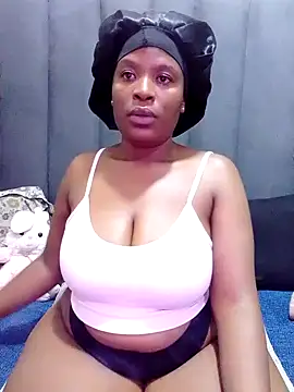 Snapshot of MrsMxx25 chatting on October 30, 2025, 9:44 pm MrsMxx25 online show from October 30, 2025, 9:44 pm