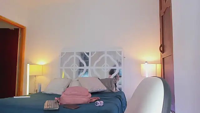 Snapshot of MikaelaStone chatting on February 11, 2026, 12:16 pm MikaelaStone online show from February 11, 2026, 12:16 pm