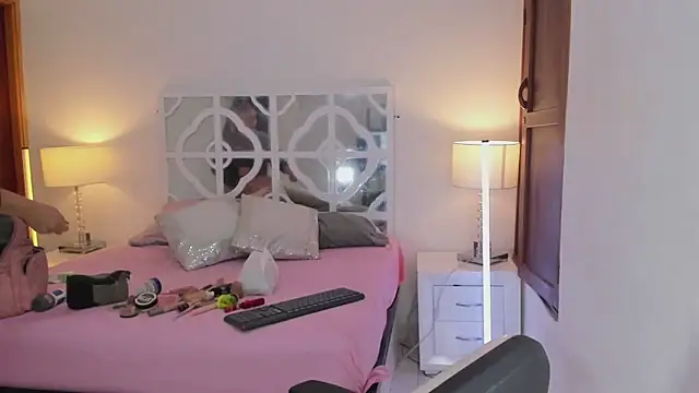 Snapshot of MikaelaStone chatting on February 12, 2026, 10:26 am MikaelaStone online show from February 12, 2026, 10:26 am