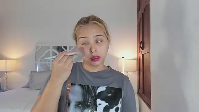 Snapshot of MikaelaStone chatting on February 19, 2026, 9:50 am MikaelaStone online show from February 19, 2026, 9:50 am