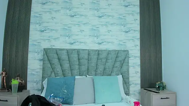 ShanelEvans online show from September 16, 2025, 6:53 pm