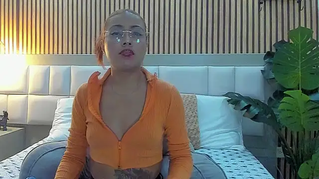 Snapshot of KattyBonnie chatting on October 20, 2025, 7:47 pm KattyBonnie online show from October 20, 2025, 7:47 pm