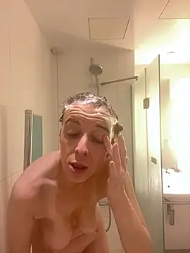 Snapshot of Bellababexox chatting on February 13, 2026, 3:17 am Bellababexox online show from February 13, 2026, 3:17 am