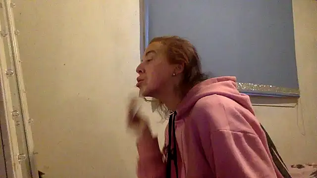 Snapshot of Bellababexox chatting on February 14, 2026, 5:02 pm Bellababexox online show from February 14, 2026, 5:02 pm