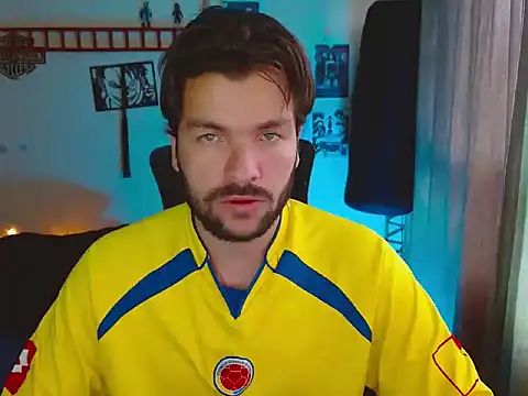 Snapshot of cortelioni_massimo_ chatting on October 15, 2025, 7:22 pm cortelioni massimo online show from October 15, 2025, 7:22 pm