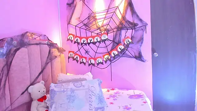 Snapshot of AndreaSweet2 chatting on October 16, 2025, 8:06 pm AndreaSweet2 online show from October 16, 2025, 8:06 pm