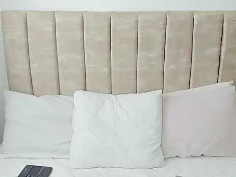 AprilStone1 online show from November 29, 2025, 3:12 pm