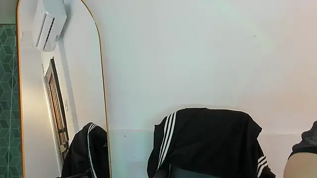 Lily666  online show from October 10, 2025, 7:04 pm