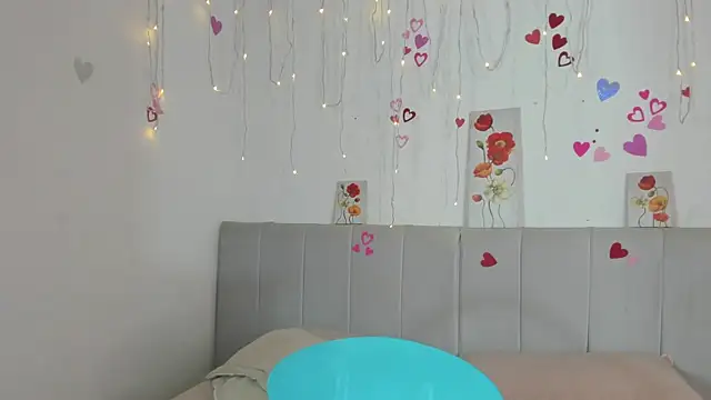 Snapshot of AmaraMoon_ chatting on October 11, 2025, 8:43 pm AmaraMoon  online show from October 11, 2025, 8:43 pm