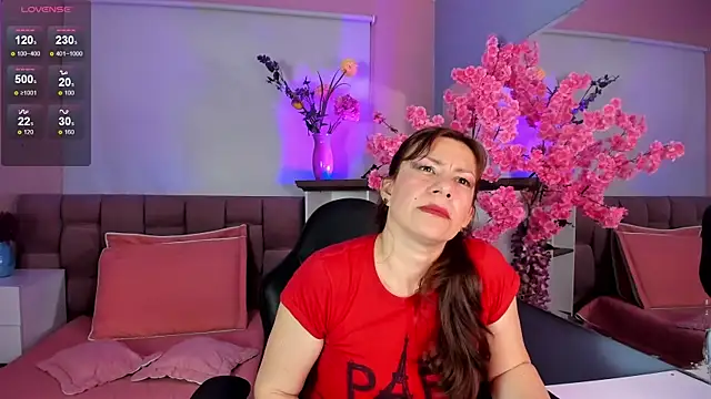 Snapshot of AmaraMoon_ chatting on October 9, 2025, 8:42 pm AmaraMoon  online show from October 9, 2025, 8:42 pm