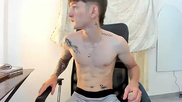 Snapshot of jake_kylee chatting on October 6, 2025, 9:15 pm jake kylee online show from October 6, 2025, 9:15 pm