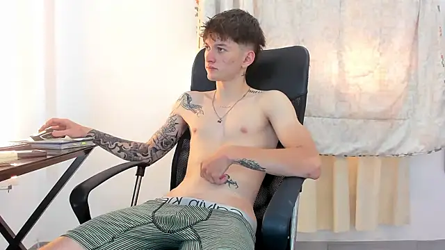 Snapshot of jake_kylee chatting on September 30, 2025, 9:10 pm jake kylee online show from September 30, 2025, 9:10 pm