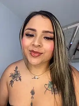 ashley-swift- online show from November 17, 2025, 10:52 am