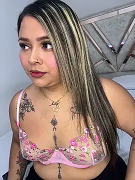 Snapshot of ashley-swift- chatting on October 17, 2025, 6:17 am ashley-swift- online show from October 17, 2025, 6:17 am