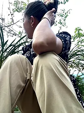 Snapshot of Huong-Ly chatting on March 2, 2026, 10:22 am Huong-Ly online show from March 2, 2026, 10:22 am