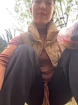 Snapshot of Huong-Ly chatting on February 13, 2026, 6:35 am Huong-Ly online show from February 13, 2026, 6:35 am