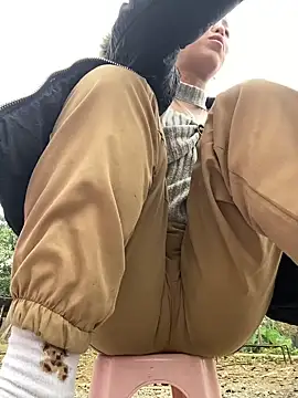 Snapshot of Huong-Ly chatting on December 23, 2025, 2:33 am Huong-Ly online show from December 23, 2025, 2:33 am