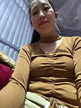 Snapshot of Huong-Ly chatting on February 15, 2026, 7:51 am Huong-Ly online show from February 15, 2026, 7:51 am
