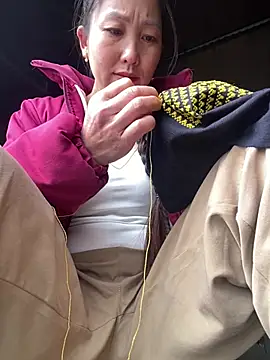 Snapshot of Huong-Ly chatting on February 4, 2026, 2:28 am Huong-Ly online show from February 4, 2026, 2:28 am