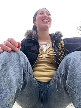 Snapshot of Huong-Ly chatting on January 13, 2026, 2:15 am Huong-Ly online show from January 13, 2026, 2:15 am