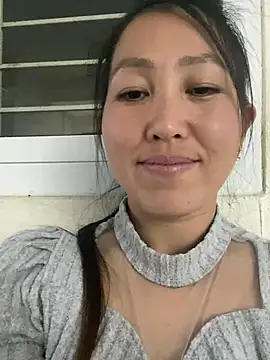 Snapshot of Huong-Ly chatting on January 19, 2026, 1:37 pm Huong-Ly online show from January 19, 2026, 1:37 pm