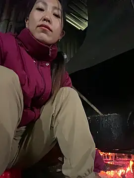 Snapshot of Huong-Ly chatting on February 3, 2026, 7:35 am Huong-Ly online show from February 3, 2026, 7:35 am