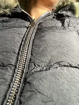 Snapshot of Huong-Ly chatting on December 17, 2025, 2:49 am Huong-Ly online show from December 17, 2025, 2:49 am