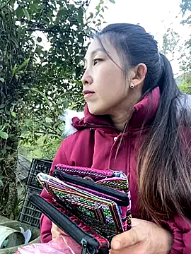 Snapshot of Huong-Ly chatting on November 30, 2025, 9:54 am Huong-Ly online show from November 30, 2025, 9:54 am