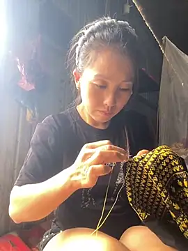 Huong-Ly online show from September 27, 2025, 6:41 am