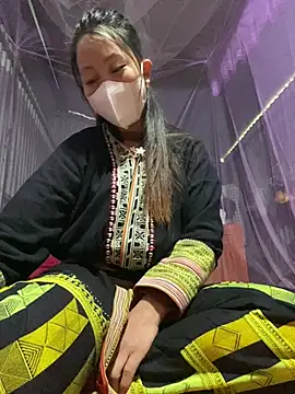 Snapshot of Huong-Ly chatting on February 19, 2026, 7:49 am Huong-Ly online show from February 19, 2026, 7:49 am