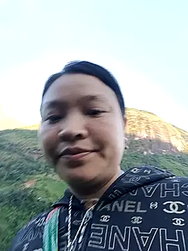 MuiNay online show from October 4, 2025, 11:50 pm