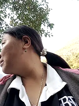 MuiNay online show from December 3, 2025, 2:01 am