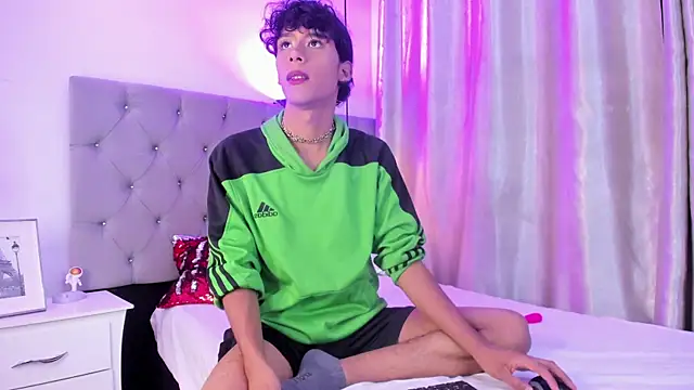 Snapshot of d3rke_666 chatting on September 17, 2025, 5:20 am d3rke 666 online show from September 17, 2025, 5:20 am