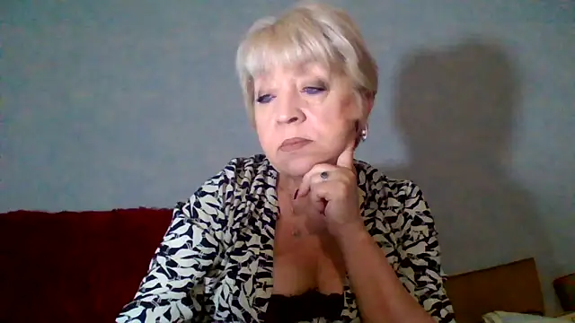 Snapshot of DianaQDream chatting on June 5, 2026, 3:55 am DianaQDream online show from June 5, 2026, 3:55 am