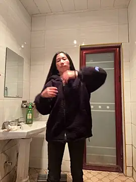 crhong666 online show from December 15, 2025, 12:16 am