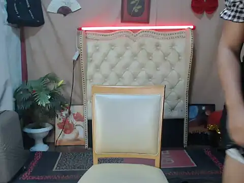 Snapshot of miss_laila_ chatting on September 25, 2025, 10:43 am miss laila  online show from September 25, 2025, 10:43 am