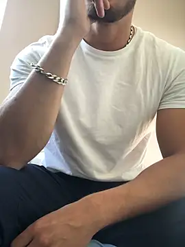 Snapshot of lewis91 chatting on September 27, 2025, 2:01 pm lewis91 online show from September 27, 2025, 2:01 pm