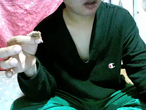 alhex gay26 online show from December 14, 2025, 1:28 pm