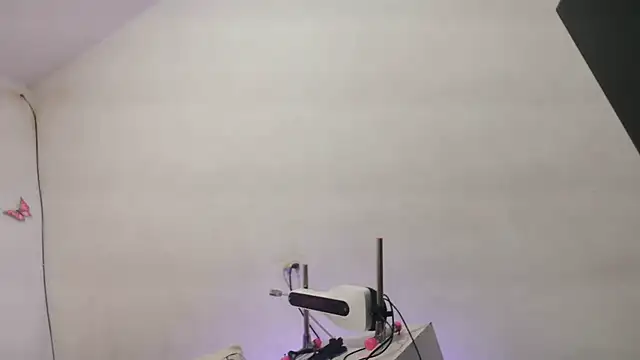 Snapshot of yhazan_blake88 chatting on October 21, 2025, 6:18 pm yhazan blake88 online show from October 21, 2025, 6:18 pm