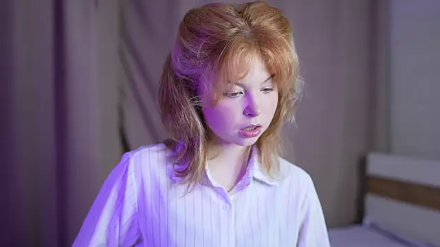 Stella Vanila online show from September 23, 2025, 8:49 pm