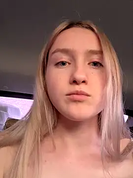 EmilyMood online show from September 12, 2025, 6:57 am