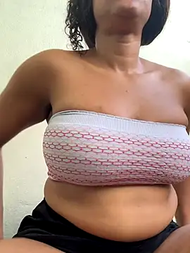 LuckyKhloe online show from September 26, 2025, 2:35 pm