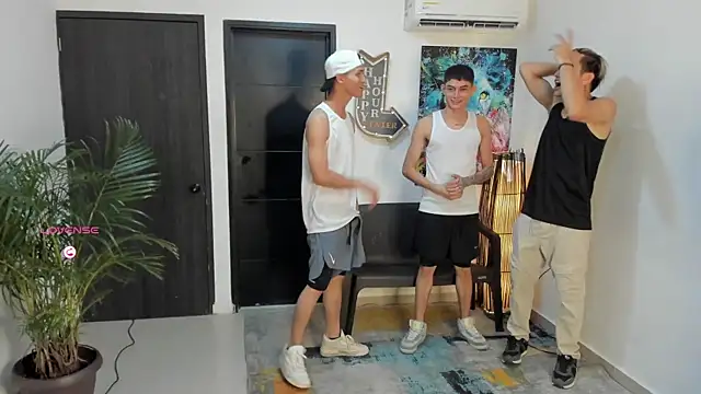 Snapshot of Playhardsex_ chatting on September 24, 2025, 11:21 pm Playhardsex online show from September 24, 2025, 11:21 pm