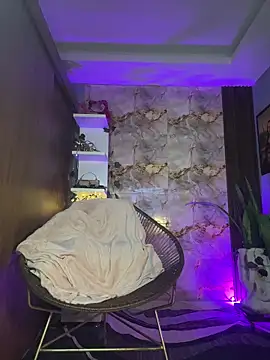 hannachris- online show from December 15, 2025, 11:10 pm