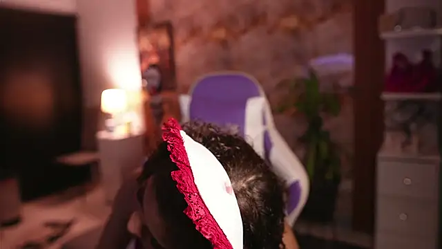 hannachris- online show from October 20, 2025, 11:16 pm