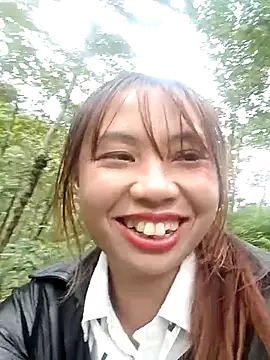 Snapshot of Dung-Thao19 chatting on October 15, 2025, 6:11 am Dung-Thao19 online show from October 15, 2025, 6:11 am